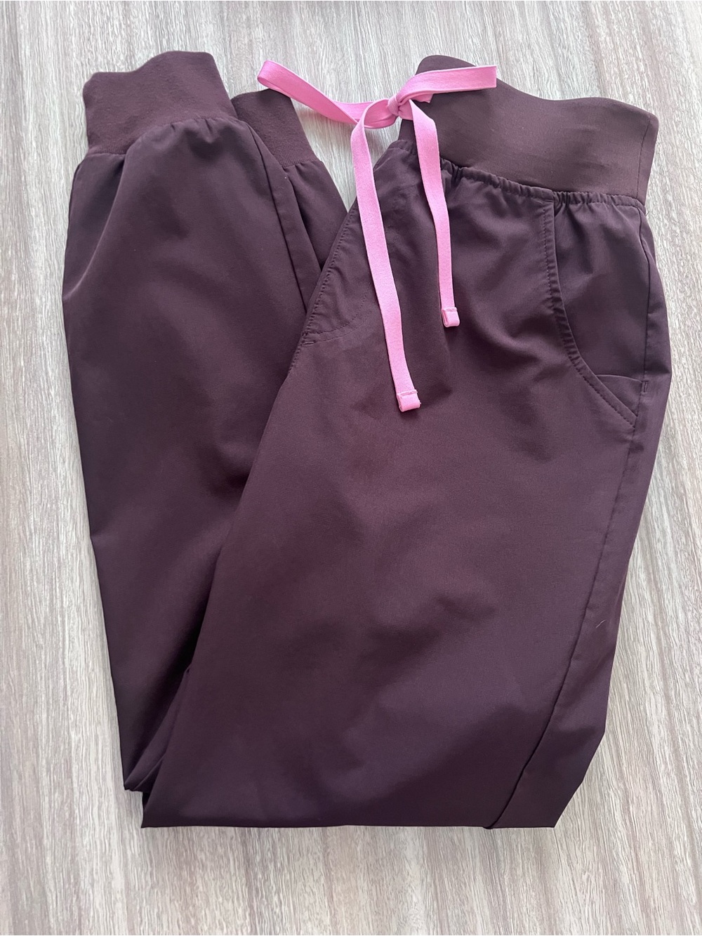 Figs Zamora Joggers in Dark Fig